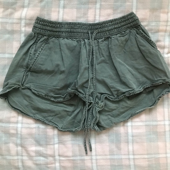 Olive Green Hollister Shorts - Picture 1 of 4